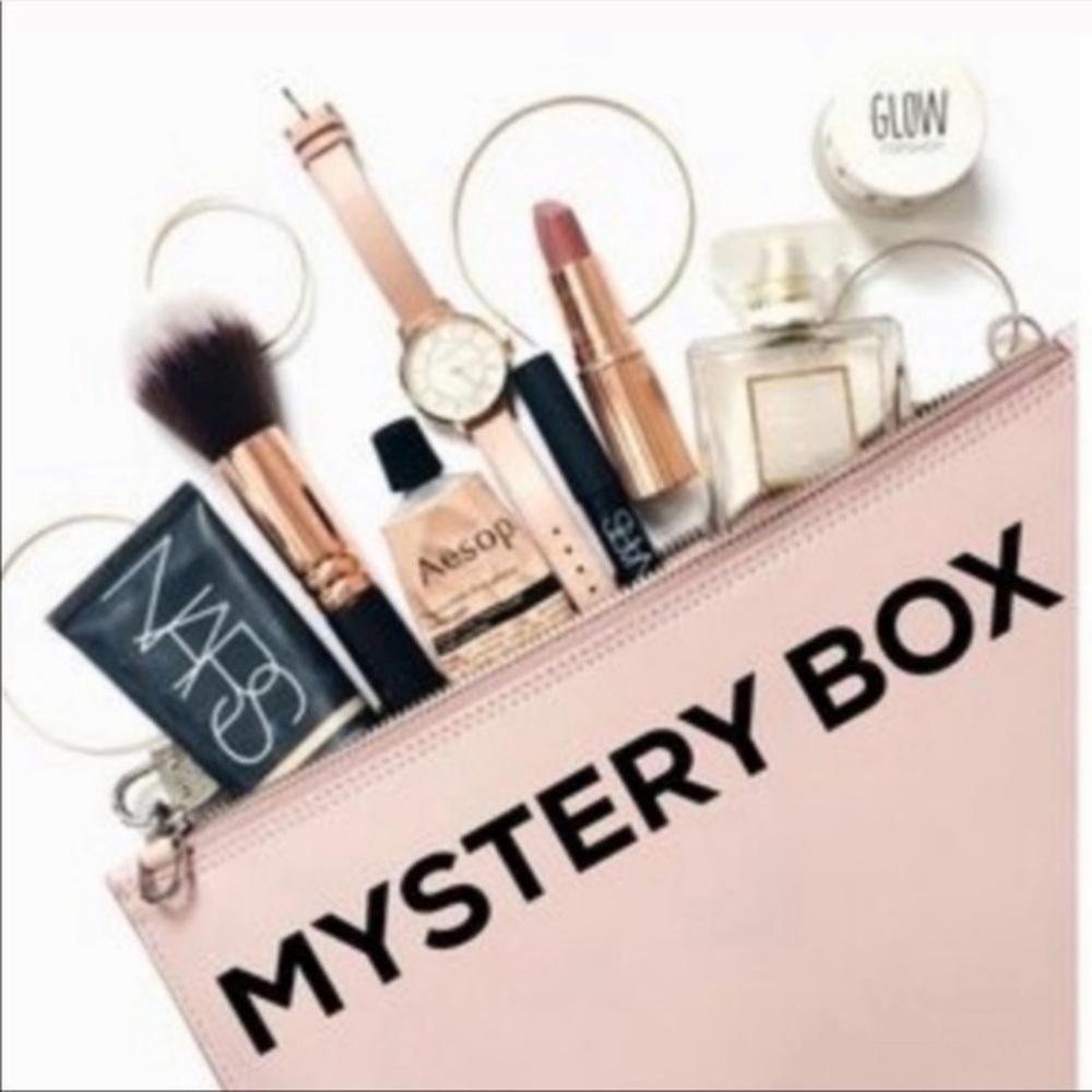 Makeup Skincare Mystery Box Bundle 7-10 items